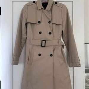 Classic Tommy Hilfiger Double-Breasted Tan Trench Coat